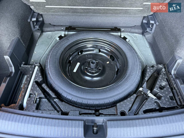 Черный Фольксваген Tiguan Allspace, объемом двигателя 2 л и пробегом 60 тыс. км за 19900 $, фото 22 на Automoto.ua