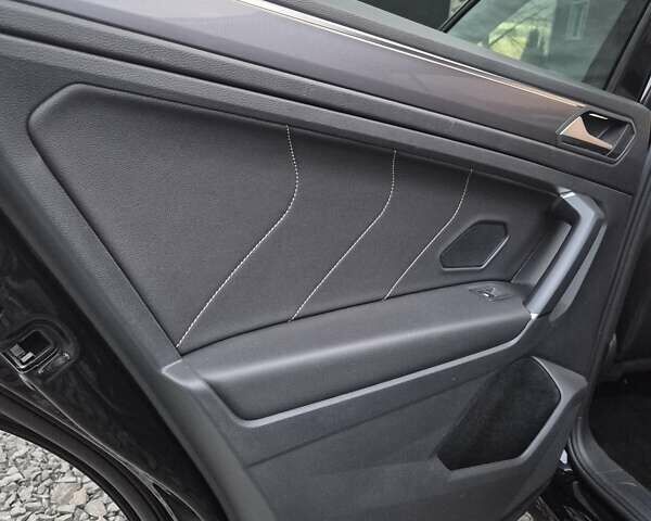 Черный Фольксваген Tiguan Allspace, объемом двигателя 0 л и пробегом 177 тыс. км за 32500 $, фото 29 на Automoto.ua