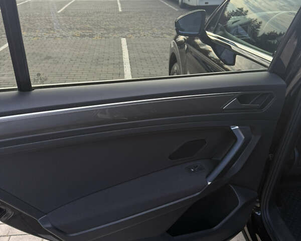 Фольксваген Tiguan Allspace 2020 в Луцке на Automoto.ua Черный Фольксваген Tiguan Allspace, объемом двигателя 2 л и пробегом 197 тыс. км за 29499 $, фото 28 на Automoto.ua