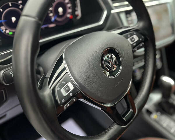 Черный Фольксваген Tiguan Allspace, объемом двигателя 2 л и пробегом 196 тыс. км за 30500 $, фото 51 на Automoto.ua