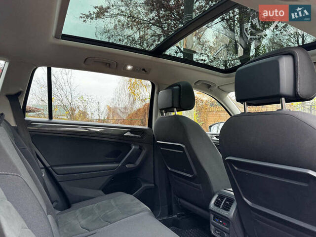 Черный Фольксваген Tiguan Allspace, объемом двигателя 2 л и пробегом 180 тыс. км за 30540 $, фото 16 на Automoto.ua