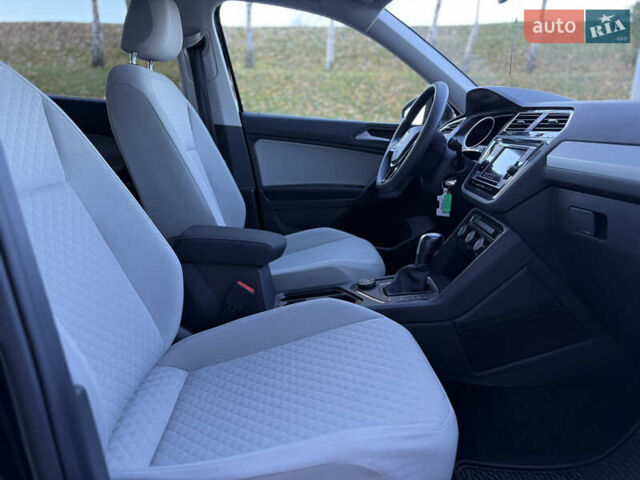 Черный Фольксваген Tiguan Allspace, объемом двигателя 2 л и пробегом 60 тыс. км за 19900 $, фото 14 на Automoto.ua
