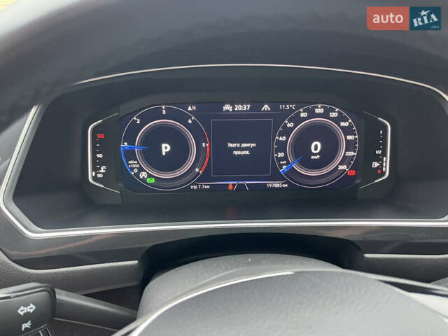 Черный Фольксваген Tiguan Allspace, объемом двигателя 2 л и пробегом 196 тыс. км за 30500 $, фото 36 на Automoto.ua