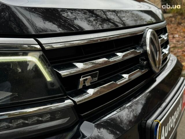 Черный Фольксваген Tiguan Allspace, объемом двигателя 2 л и пробегом 180 тыс. км за 30540 $, фото 30 на Automoto.ua