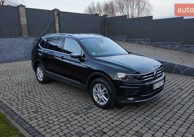 Черный Фольксваген Tiguan Allspace, объемом двигателя 1.97 л и пробегом 204 тыс. км за 28400 $, фото 3 на Automoto.ua