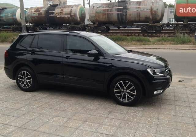Чорний Фольксваген Tiguan Allspace, об'ємом двигуна 2 л та пробігом 46 тис. км за 22000 $, фото 1 на Automoto.ua