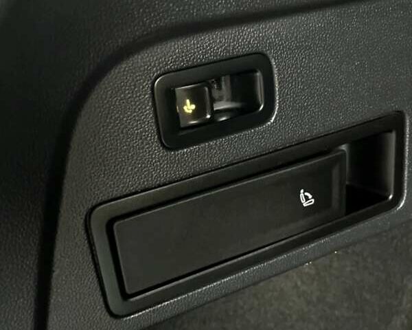 Чорний Фольксваген Tiguan Allspace, об'ємом двигуна 0 л та пробігом 214 тис. км за 30000 $, фото 69 на Automoto.ua