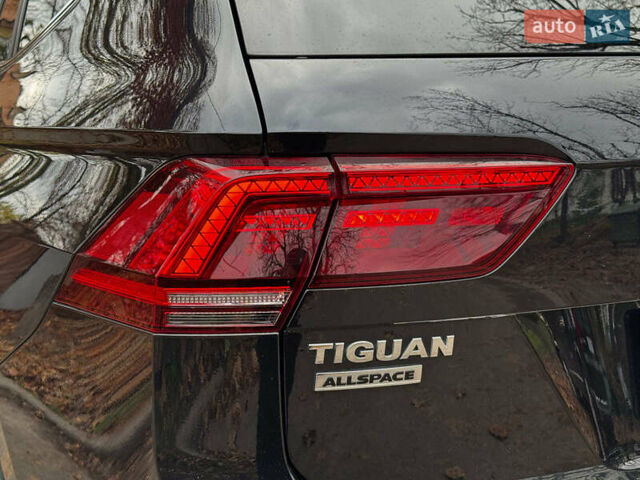 Черный Фольксваген Tiguan Allspace, объемом двигателя 2 л и пробегом 180 тыс. км за 30540 $, фото 12 на Automoto.ua