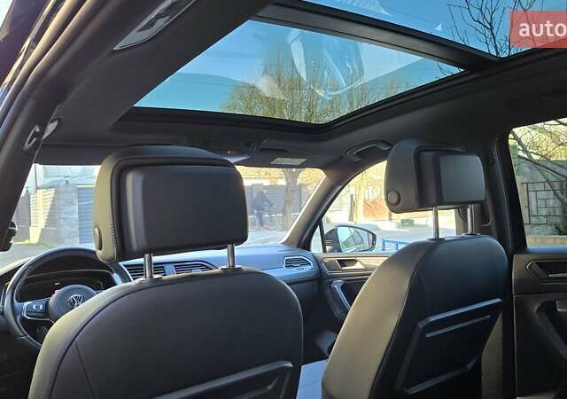 Черный Фольксваген Tiguan Allspace, объемом двигателя 2 л и пробегом 124 тыс. км за 36500 $, фото 15 на Automoto.ua