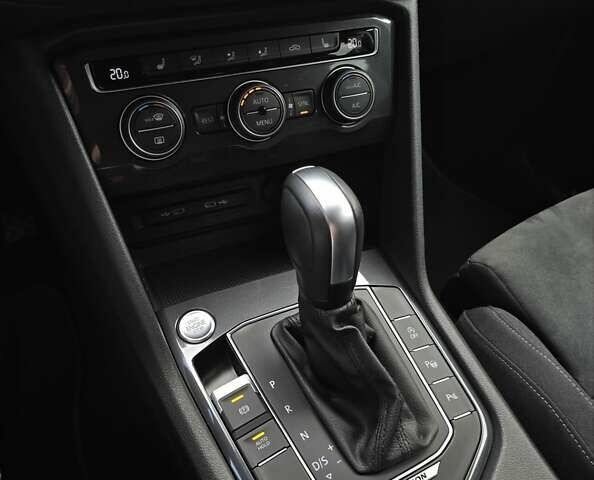 Черный Фольксваген Tiguan Allspace, объемом двигателя 1.98 л и пробегом 202 тыс. км за 27900 $, фото 25 на Automoto.ua