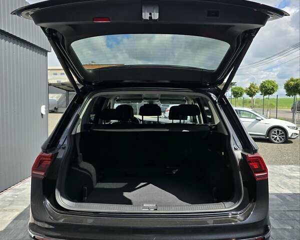 Черный Фольксваген Tiguan Allspace, объемом двигателя 1.98 л и пробегом 202 тыс. км за 27900 $, фото 24 на Automoto.ua