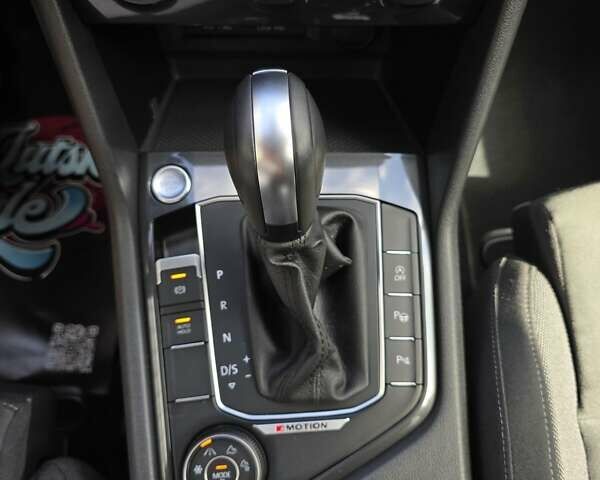 Черный Фольксваген Tiguan Allspace, объемом двигателя 1.98 л и пробегом 202 тыс. км за 27900 $, фото 56 на Automoto.ua