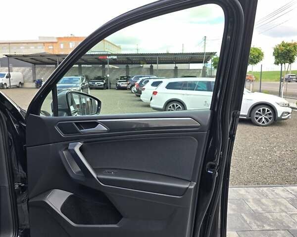 Черный Фольксваген Tiguan Allspace, объемом двигателя 1.98 л и пробегом 202 тыс. км за 27900 $, фото 73 на Automoto.ua