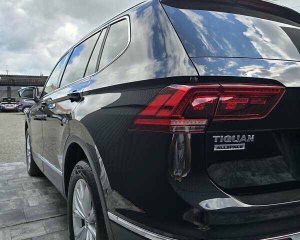 Черный Фольксваген Tiguan Allspace, объемом двигателя 1.98 л и пробегом 202 тыс. км за 27900 $, фото 4 на Automoto.ua