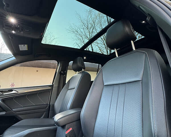 Черный Фольксваген Tiguan Allspace, объемом двигателя 2 л и пробегом 169 тыс. км за 25500 $, фото 17 на Automoto.ua