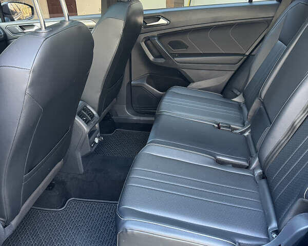 Черный Фольксваген Tiguan Allspace, объемом двигателя 2 л и пробегом 169 тыс. км за 25500 $, фото 24 на Automoto.ua