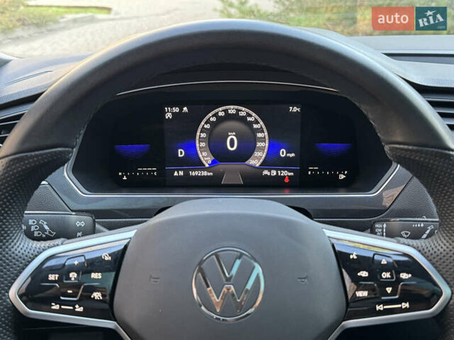 Черный Фольксваген Tiguan Allspace, объемом двигателя 2 л и пробегом 169 тыс. км за 25500 $, фото 20 на Automoto.ua