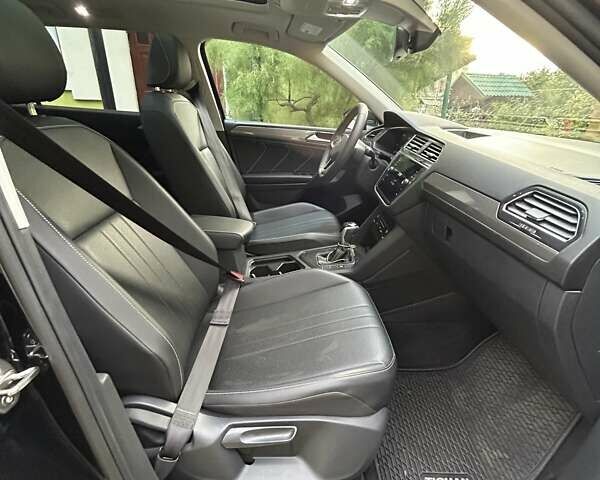 Черный Фольксваген Tiguan Allspace, объемом двигателя 2 л и пробегом 44 тыс. км за 27300 $, фото 13 на Automoto.ua