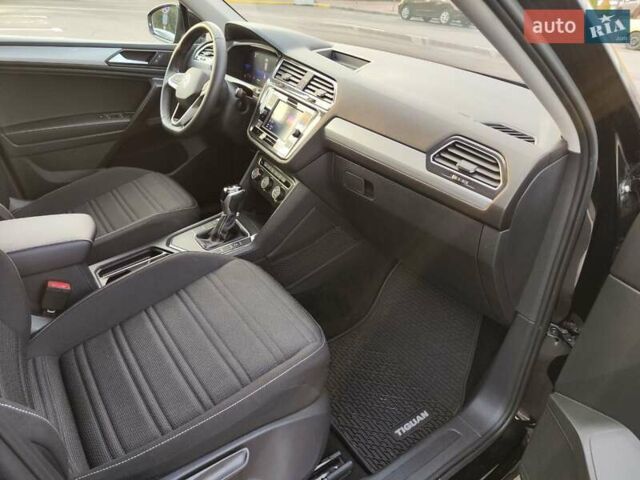 Черный Фольксваген Tiguan Allspace, объемом двигателя 2 л и пробегом 67 тыс. км за 23900 $, фото 9 на Automoto.ua