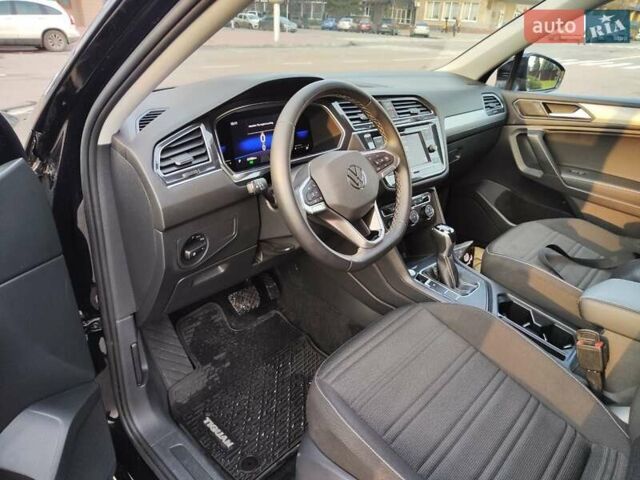Черный Фольксваген Tiguan Allspace, объемом двигателя 2 л и пробегом 67 тыс. км за 23900 $, фото 8 на Automoto.ua