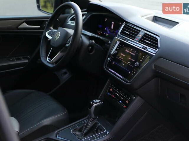 Черный Фольксваген Tiguan Allspace, объемом двигателя 2 л и пробегом 32 тыс. км за 27500 $, фото 12 на Automoto.ua