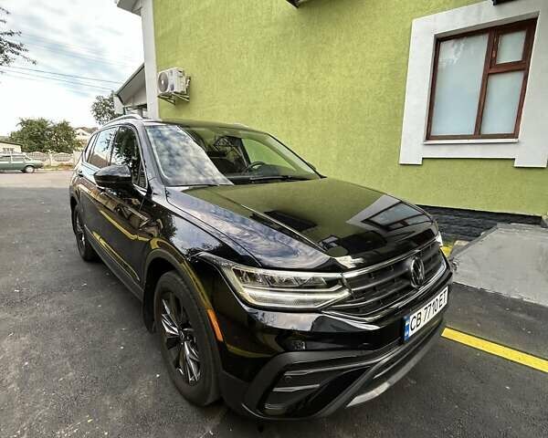 Черный Фольксваген Tiguan Allspace, объемом двигателя 2 л и пробегом 44 тыс. км за 27300 $, фото 4 на Automoto.ua