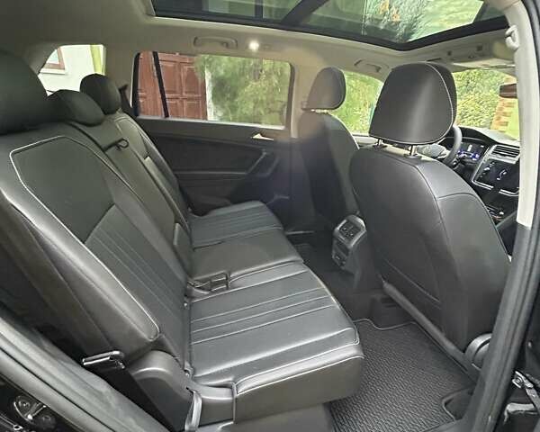 Черный Фольксваген Tiguan Allspace, объемом двигателя 2 л и пробегом 44 тыс. км за 27300 $, фото 18 на Automoto.ua
