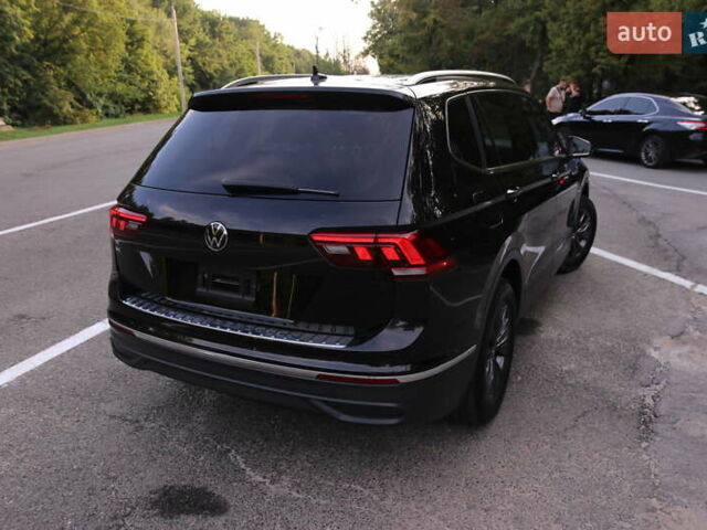 Черный Фольксваген Tiguan Allspace, объемом двигателя 2 л и пробегом 32 тыс. км за 27500 $, фото 5 на Automoto.ua