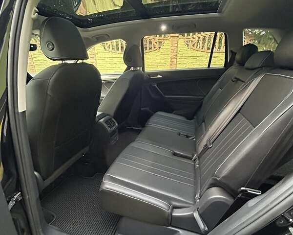 Черный Фольксваген Tiguan Allspace, объемом двигателя 2 л и пробегом 44 тыс. км за 27300 $, фото 17 на Automoto.ua
