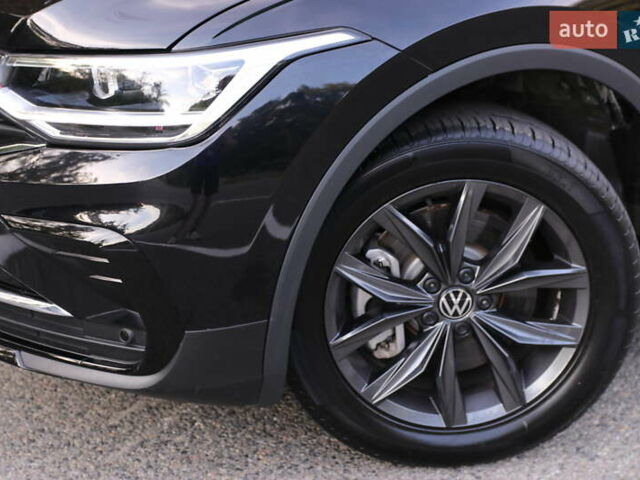 Черный Фольксваген Tiguan Allspace, объемом двигателя 2 л и пробегом 32 тыс. км за 27500 $, фото 2 на Automoto.ua