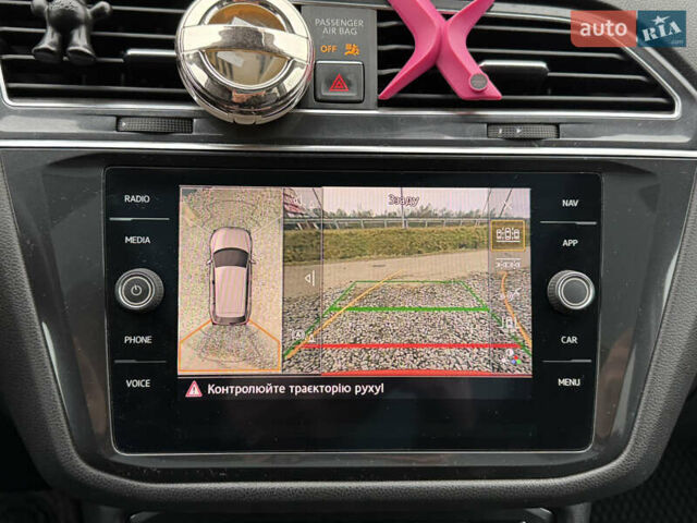 Червоний Фольксваген Tiguan Allspace, об'ємом двигуна 1.98 л та пробігом 136 тис. км за 17999 $, фото 64 на Automoto.ua