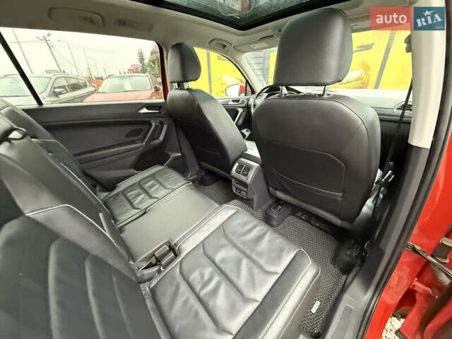 Червоний Фольксваген Tiguan Allspace, об'ємом двигуна 1.98 л та пробігом 136 тис. км за 17999 $, фото 37 на Automoto.ua