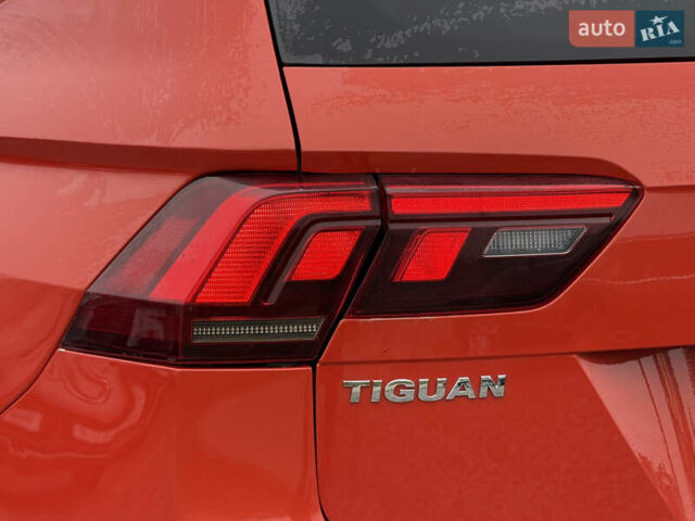 Червоний Фольксваген Tiguan Allspace, об'ємом двигуна 1.98 л та пробігом 136 тис. км за 17999 $, фото 19 на Automoto.ua