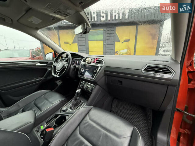 Червоний Фольксваген Tiguan Allspace, об'ємом двигуна 1.98 л та пробігом 136 тис. км за 17999 $, фото 32 на Automoto.ua