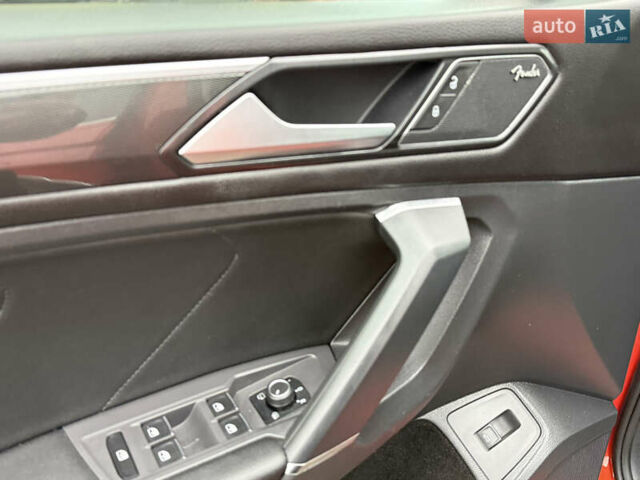 Червоний Фольксваген Tiguan Allspace, об'ємом двигуна 1.98 л та пробігом 136 тис. км за 17999 $, фото 50 на Automoto.ua