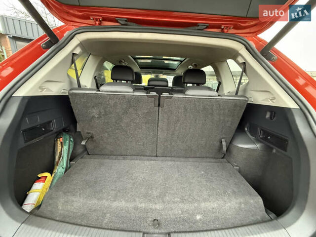 Червоний Фольксваген Tiguan Allspace, об'ємом двигуна 1.98 л та пробігом 136 тис. км за 17999 $, фото 44 на Automoto.ua