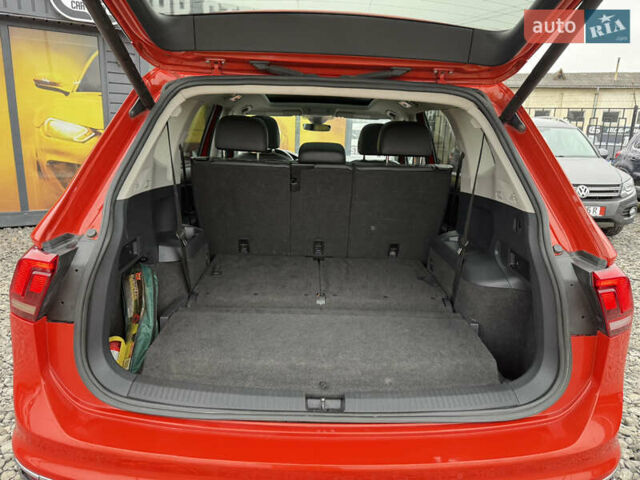 Червоний Фольксваген Tiguan Allspace, об'ємом двигуна 1.98 л та пробігом 136 тис. км за 17999 $, фото 42 на Automoto.ua