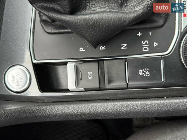 Червоний Фольксваген Tiguan Allspace, об'ємом двигуна 1.98 л та пробігом 136 тис. км за 17999 $, фото 61 на Automoto.ua