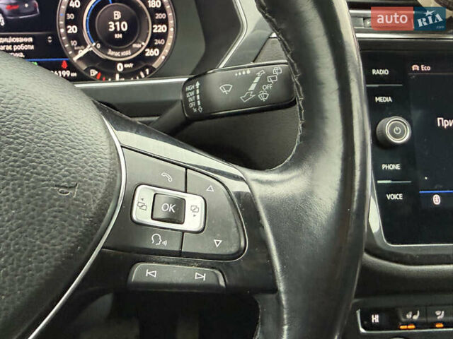 Червоний Фольксваген Tiguan Allspace, об'ємом двигуна 1.98 л та пробігом 136 тис. км за 17999 $, фото 57 на Automoto.ua