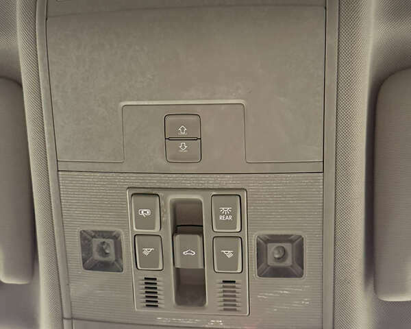 Червоний Фольксваген Tiguan Allspace, об'ємом двигуна 1.98 л та пробігом 136 тис. км за 17999 $, фото 65 на Automoto.ua