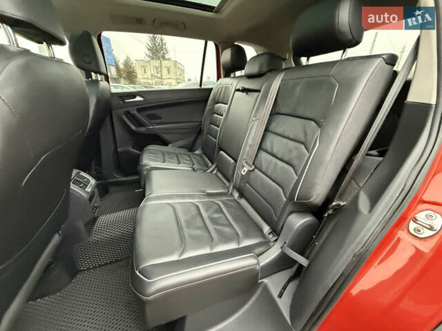 Червоний Фольксваген Tiguan Allspace, об'ємом двигуна 1.98 л та пробігом 136 тис. км за 17999 $, фото 46 на Automoto.ua