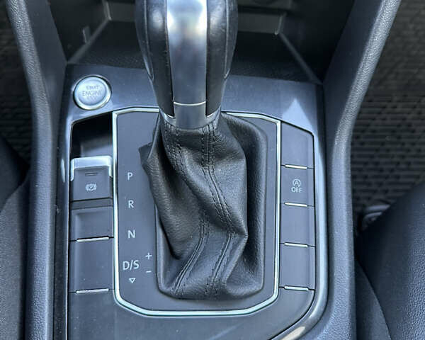 Красный Фольксваген Tiguan Allspace, объемом двигателя 2 л и пробегом 134 тыс. км за 17400 $, фото 14 на Automoto.ua