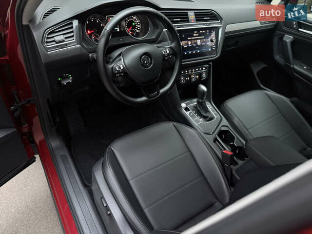Червоний Фольксваген Tiguan Allspace, об'ємом двигуна 2 л та пробігом 42 тис. км за 20500 $, фото 13 на Automoto.ua