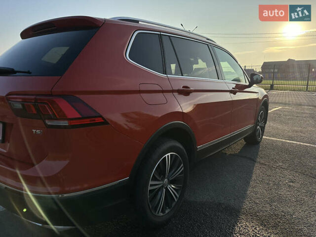 Красный Фольксваген Tiguan Allspace, объемом двигателя 2 л и пробегом 134 тыс. км за 17400 $, фото 2 на Automoto.ua
