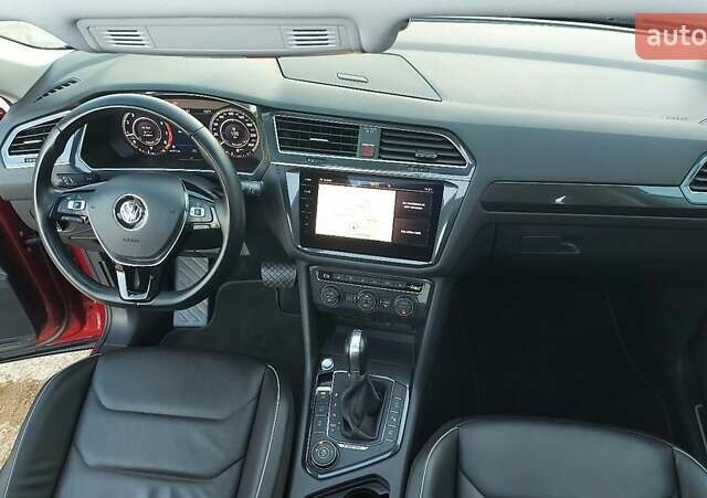 Красный Фольксваген Tiguan Allspace, объемом двигателя 0 л и пробегом 96 тыс. км за 17630 $, фото 9 на Automoto.ua