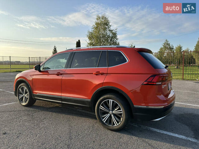 Красный Фольксваген Tiguan Allspace, объемом двигателя 2 л и пробегом 134 тыс. км за 17400 $, фото 3 на Automoto.ua