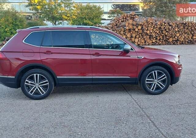Красный Фольксваген Tiguan Allspace, объемом двигателя 0 л и пробегом 96 тыс. км за 17630 $, фото 2 на Automoto.ua