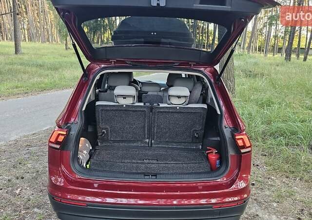 Красный Фольксваген Tiguan Allspace, объемом двигателя 1.98 л и пробегом 139 тыс. км за 19100 $, фото 9 на Automoto.ua