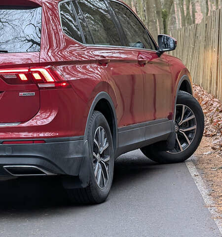 Червоний Фольксваген Tiguan Allspace, об'ємом двигуна 2 л та пробігом 198 тис. км за 16499 $, фото 7 на Automoto.ua