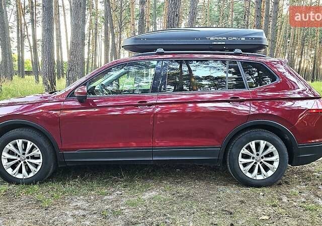 Красный Фольксваген Tiguan Allspace, объемом двигателя 1.98 л и пробегом 139 тыс. км за 19100 $, фото 5 на Automoto.ua